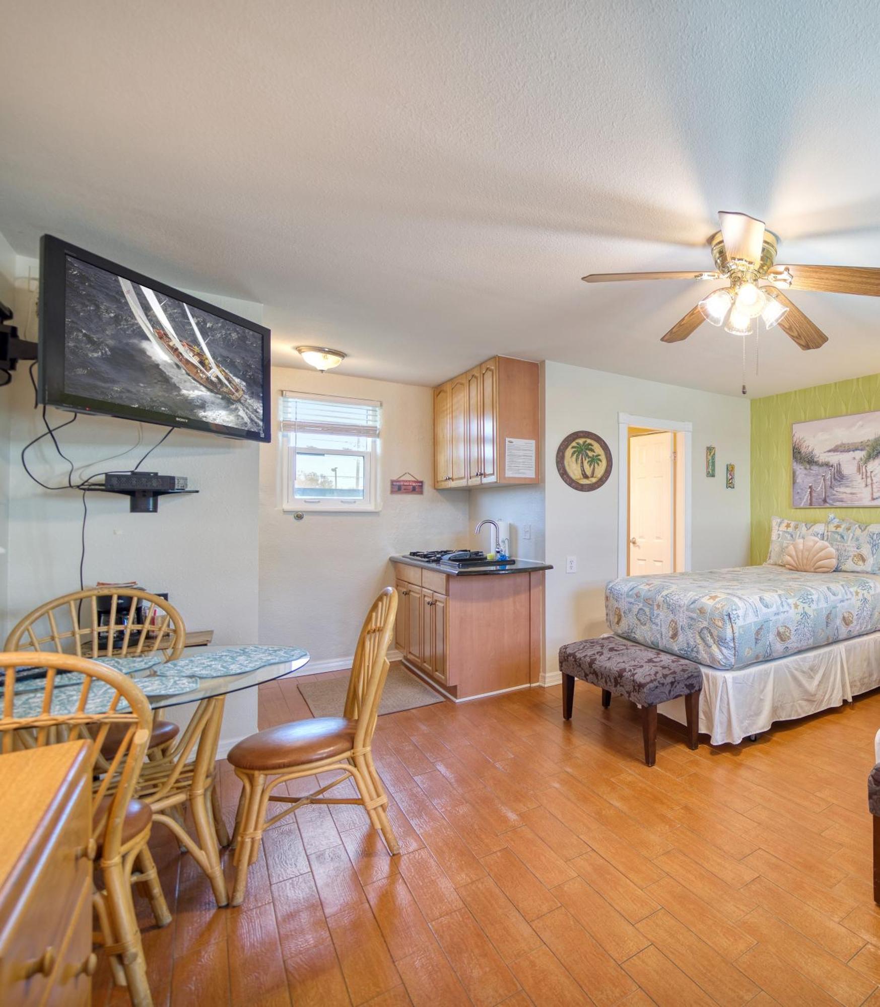 Camelot Beach Suites Clearwater Beach Buitenkant foto