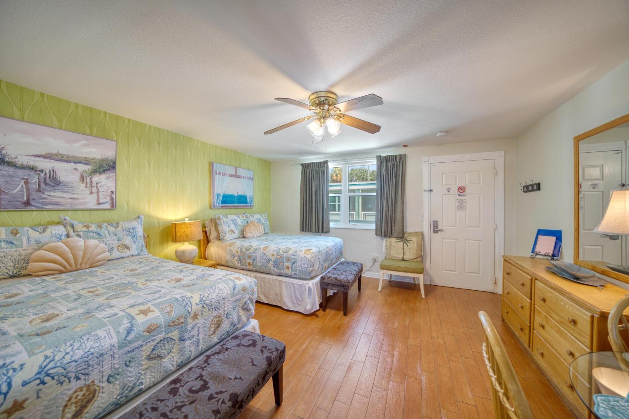 Camelot Beach Suites Clearwater Beach Buitenkant foto