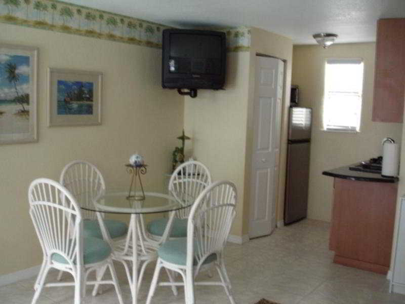 Camelot Beach Suites Clearwater Beach Buitenkant foto