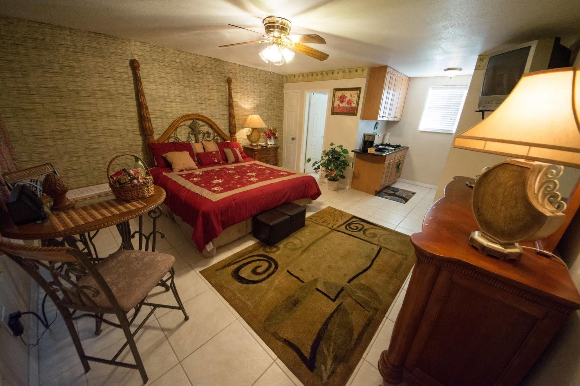 Camelot Beach Suites Clearwater Beach Buitenkant foto