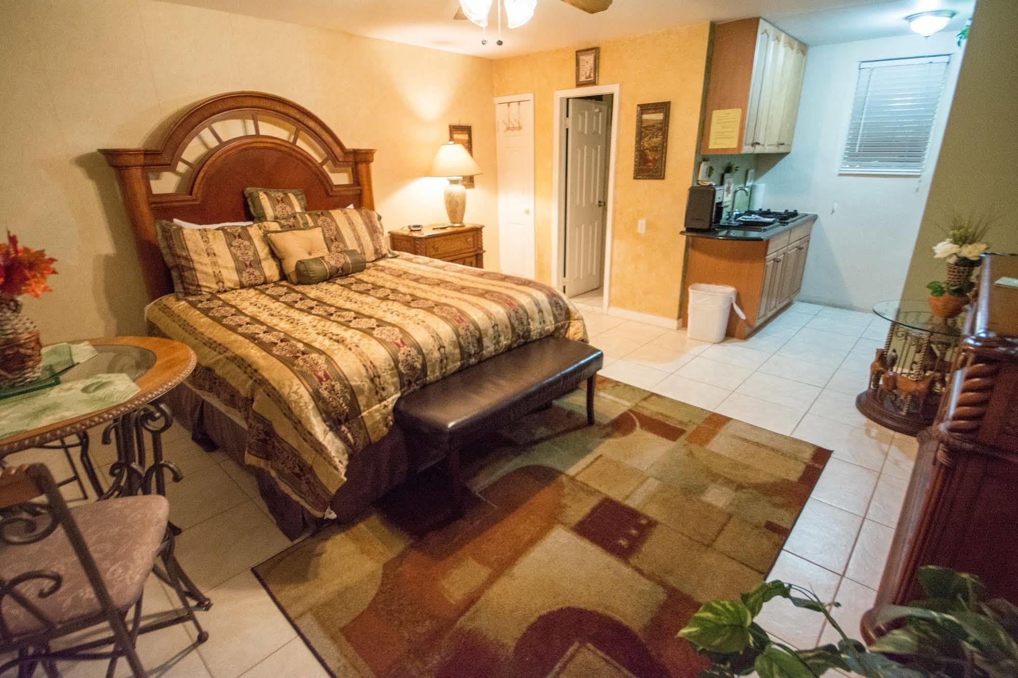 Camelot Beach Suites Clearwater Beach Buitenkant foto