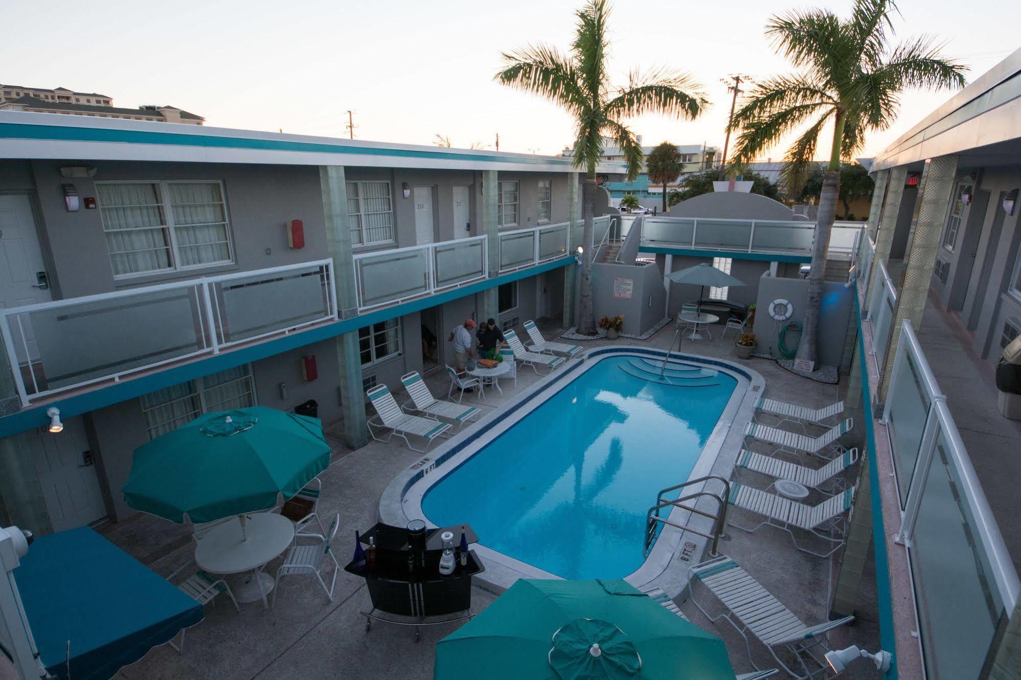 Camelot Beach Suites Clearwater Beach Buitenkant foto