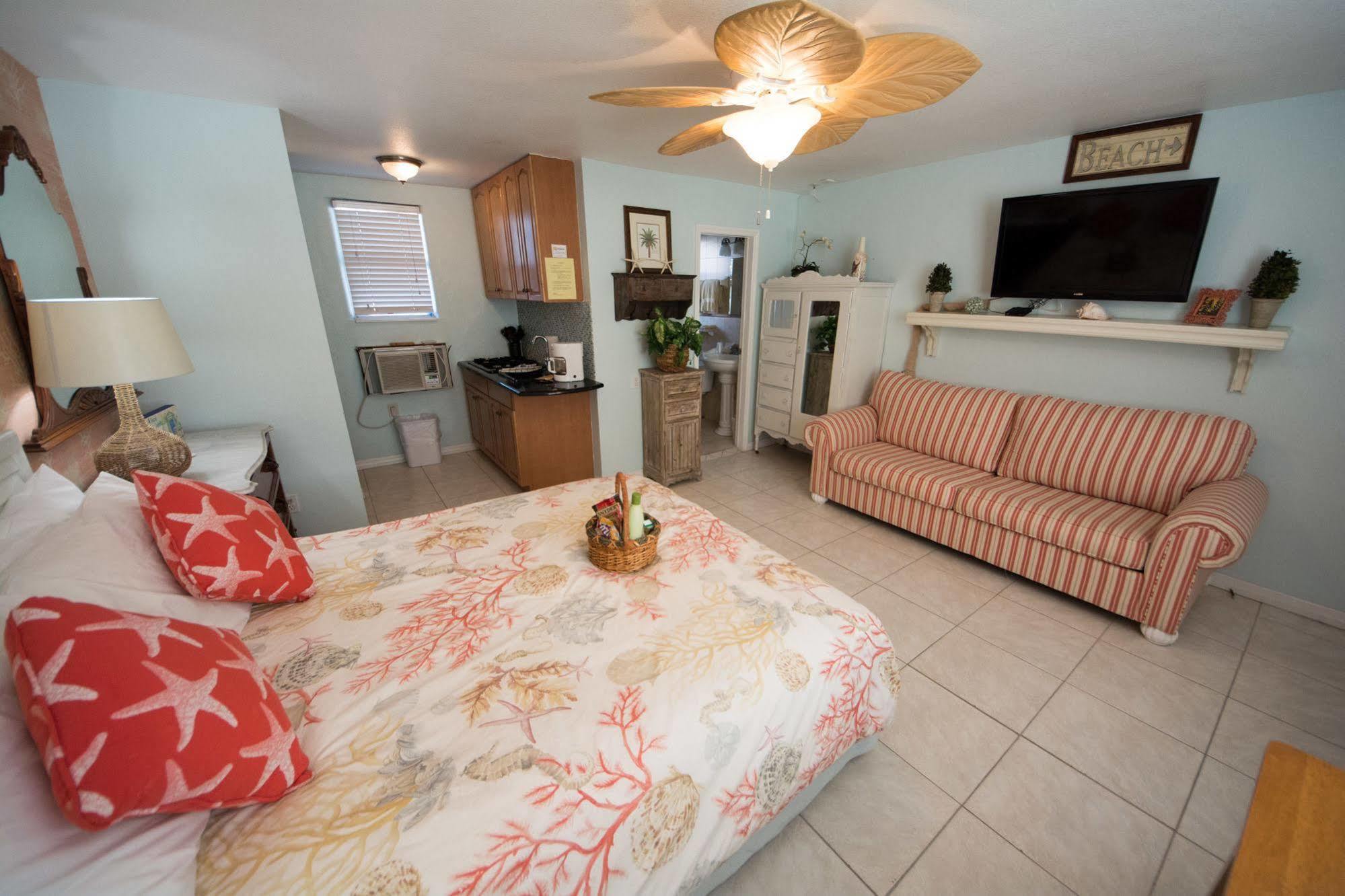 Camelot Beach Suites Clearwater Beach Buitenkant foto